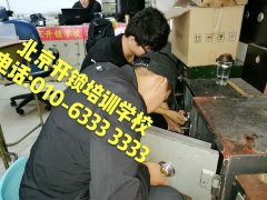 你看我把她操的多爽"